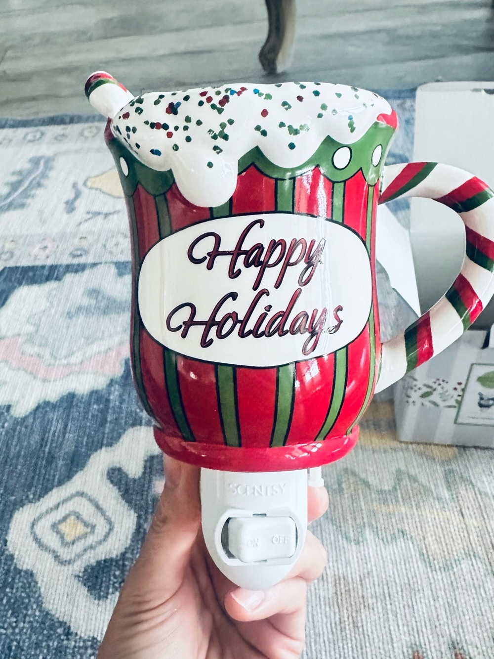 Scentsy Happy Holidays Mug Plug-In Mini Wax Warmer Christmas
